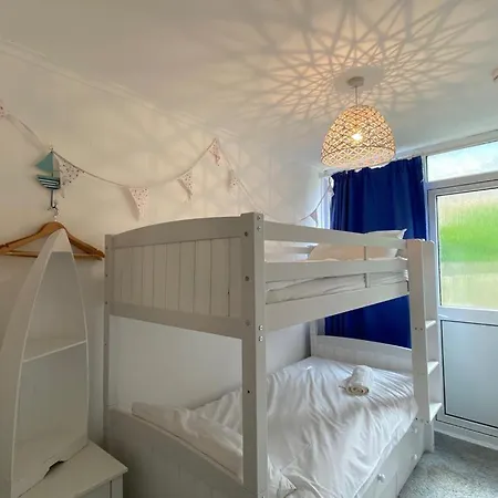 Ideally Located Cottage In Downalong St Ives-2